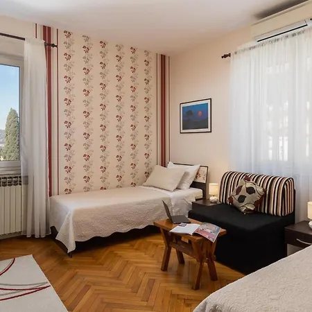 Falkoni Appartement *