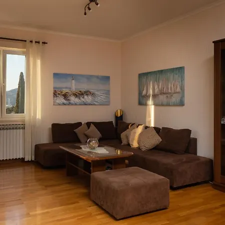 Falkoni Appartement *